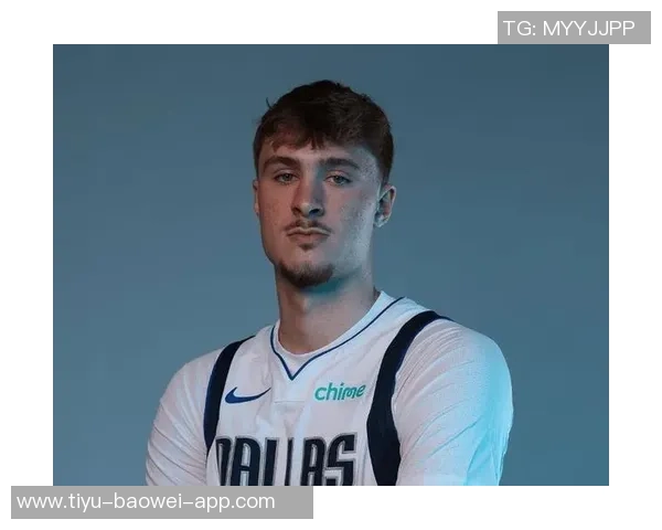 新赛季备战热潮来袭独行侠训练照展现浓眉冥想与弗拉格激情瞬间