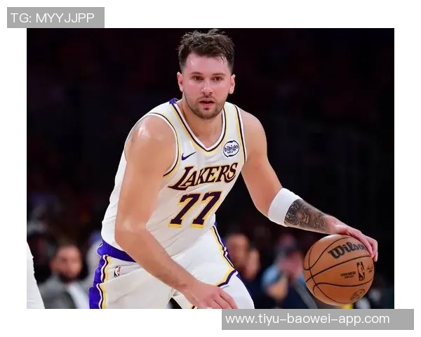 里夫斯谈詹姆斯与东契奇的独特性与细微差别之处 里夫斯谈詹姆斯与东契奇的独特性与细微差别之处